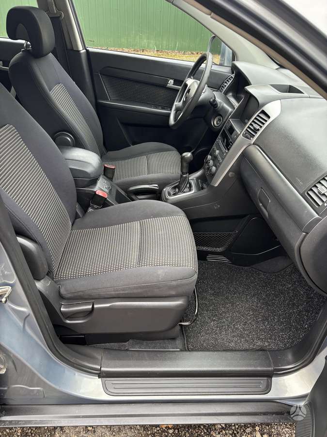Chevrolet Captiva 2011 — photo 17