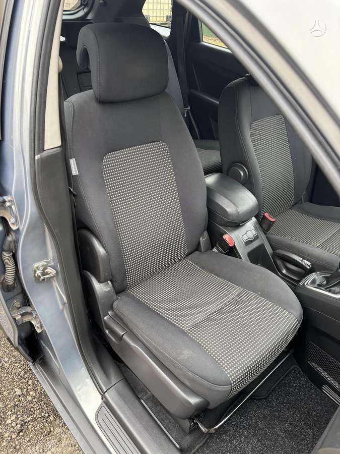 Chevrolet Captiva 2011 — photo 18