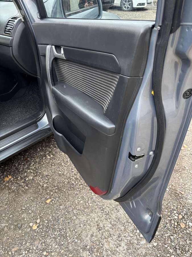 Chevrolet Captiva 2011 — photo 19