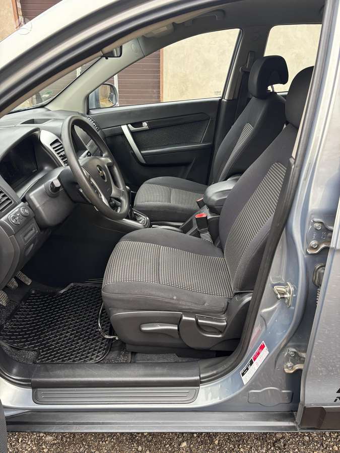 Chevrolet Captiva 2011 — photo 9