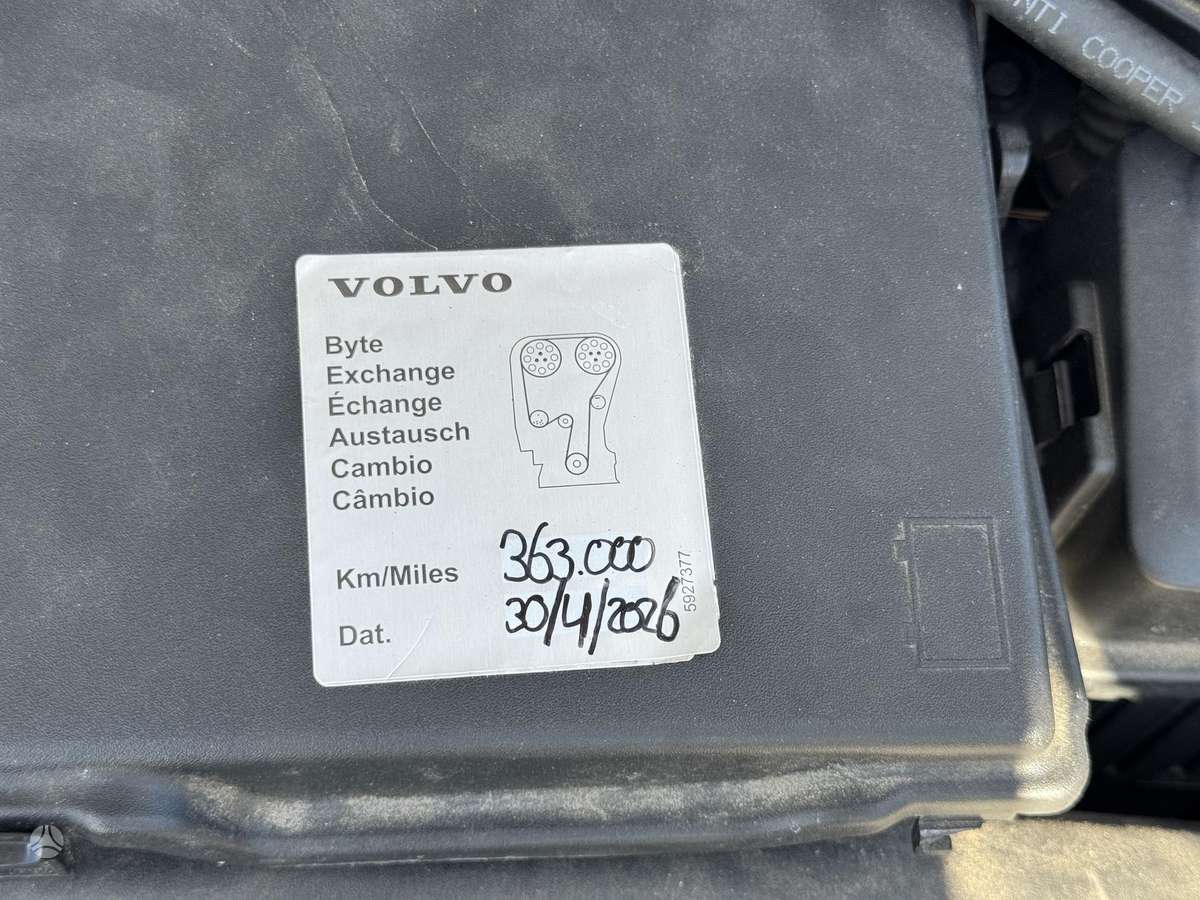 Volvo V60 2015 — photo 13