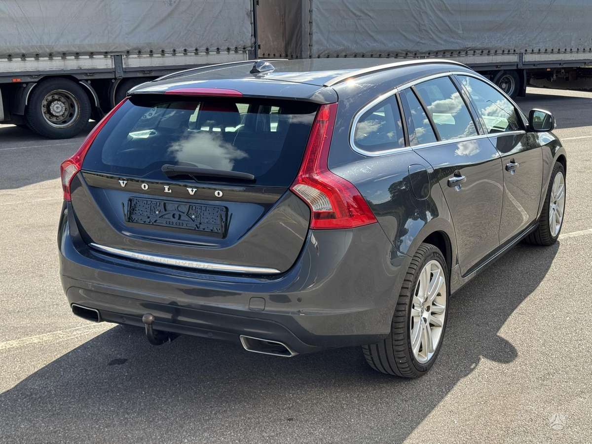 Volvo V60 2015 — photo 5