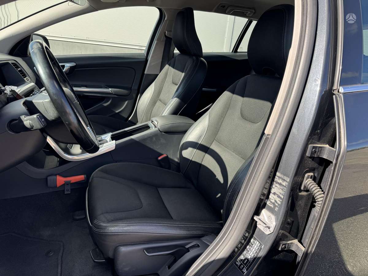 Volvo V60 2015 — photo 7