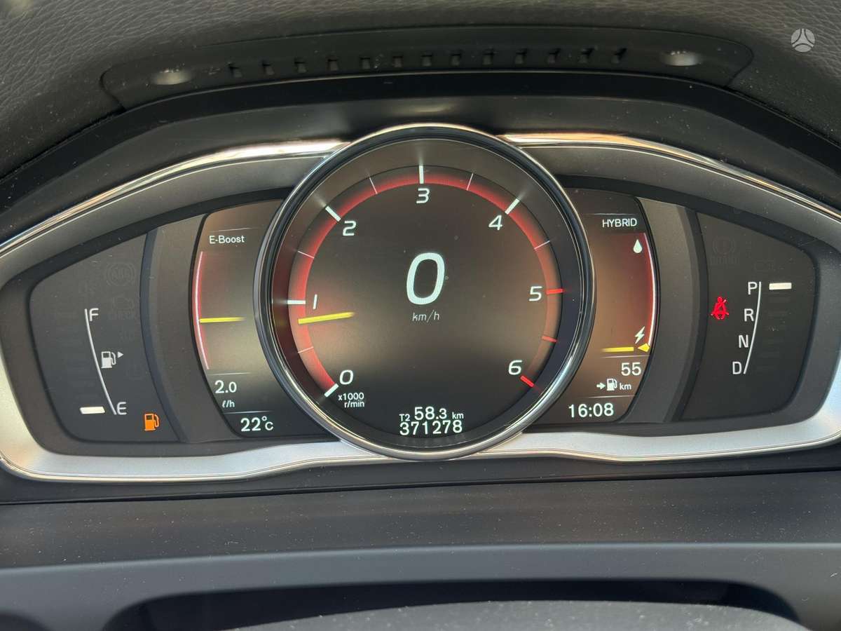 Volvo V60 2015 — photo 8