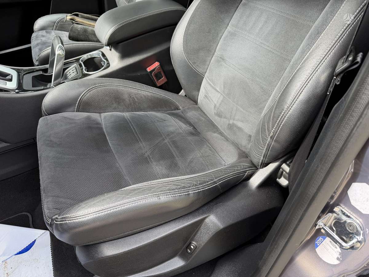 Ford S-MAX 2014 — photo 15