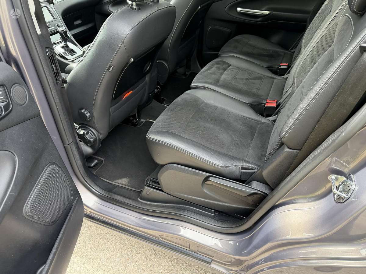 Ford S-MAX 2014 — photo 16