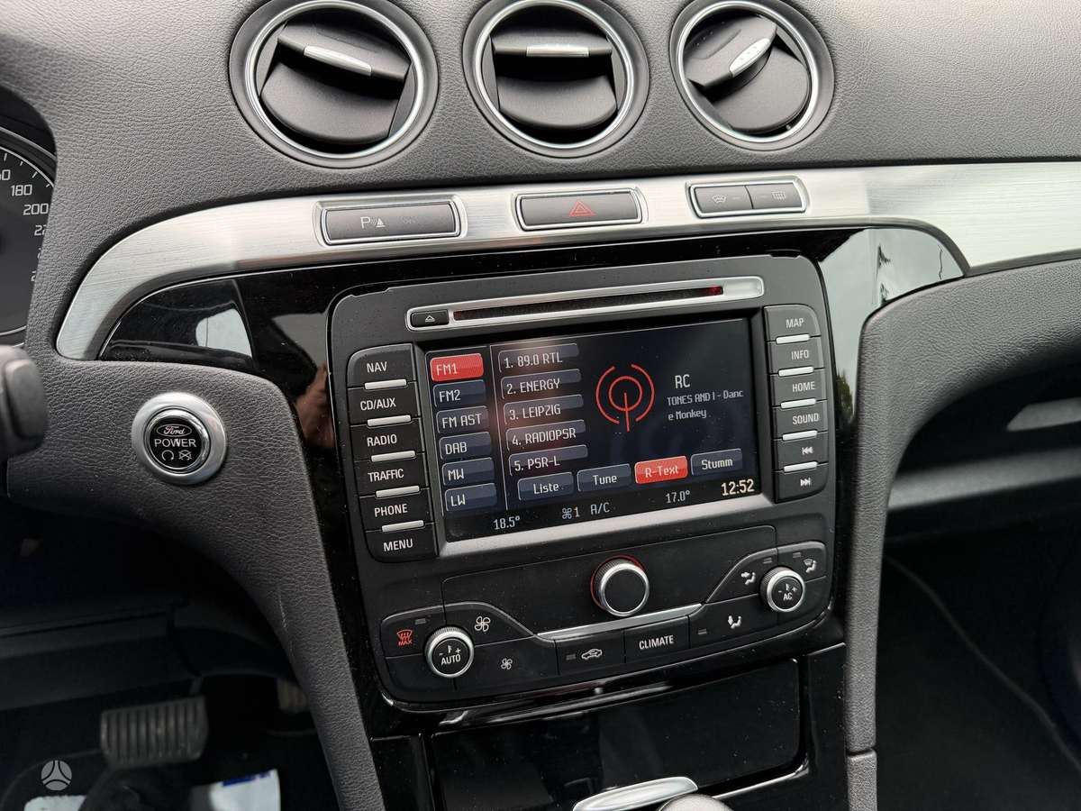 Ford S-MAX 2014 — photo 23