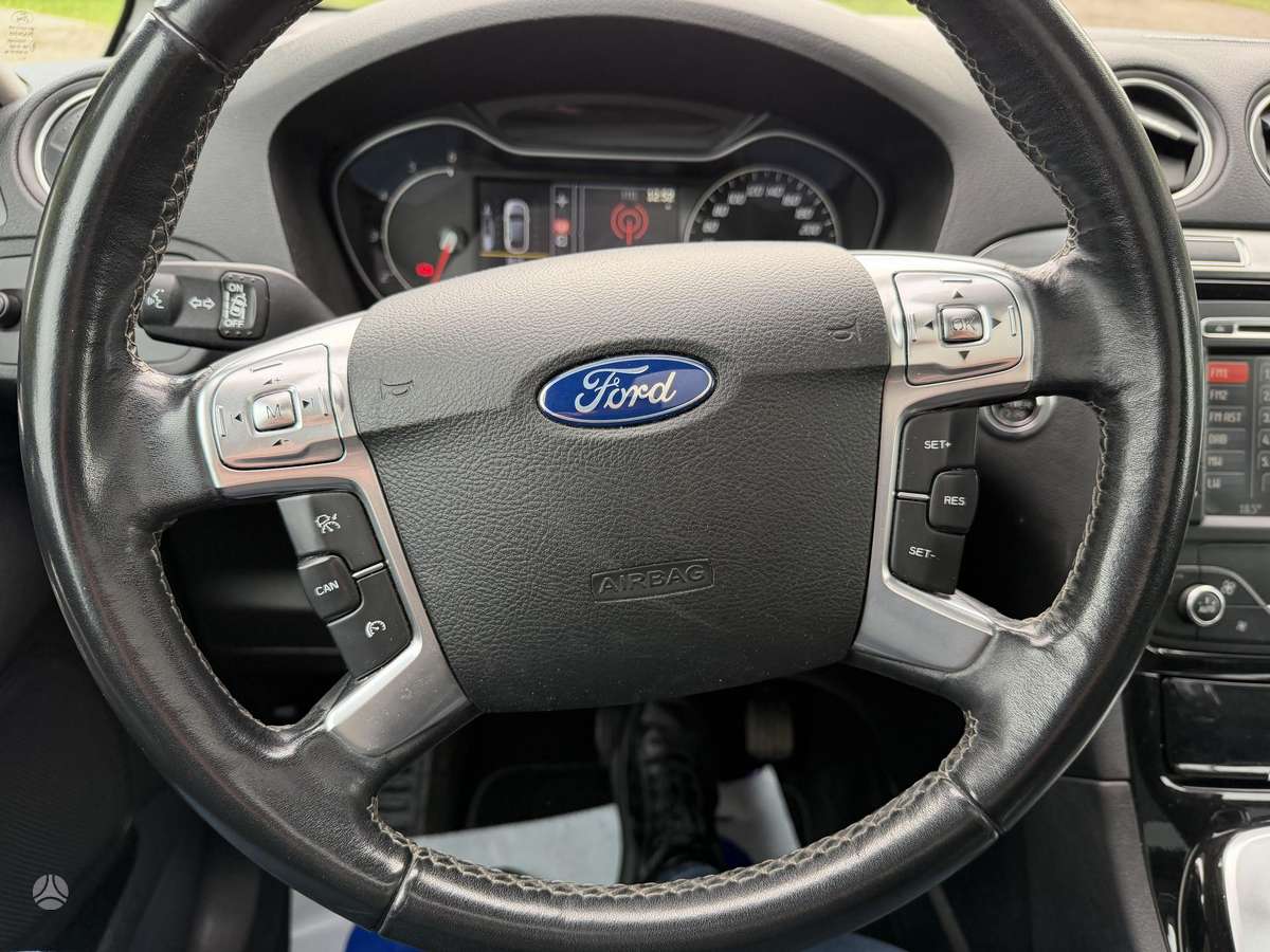 Ford S-MAX 2014 — photo 27