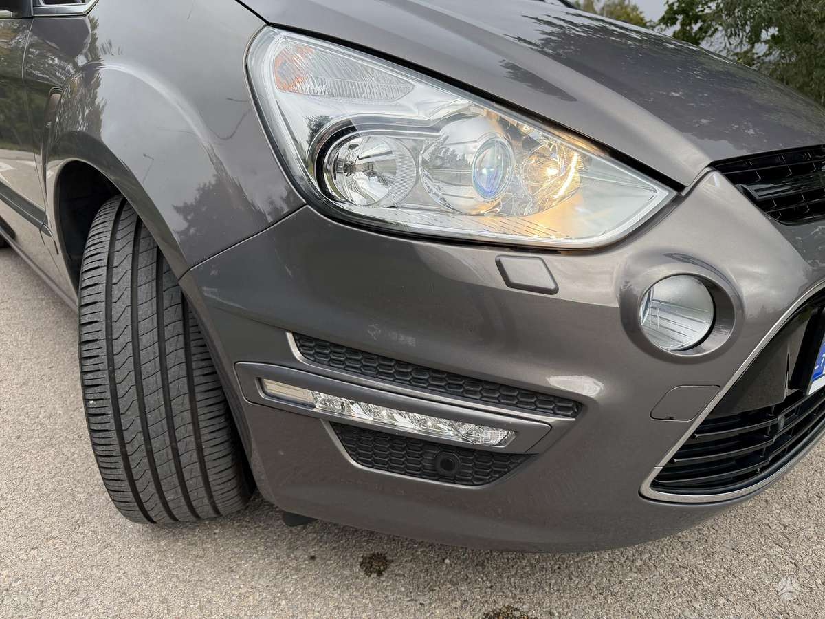 Ford S-MAX 2014 — photo 9