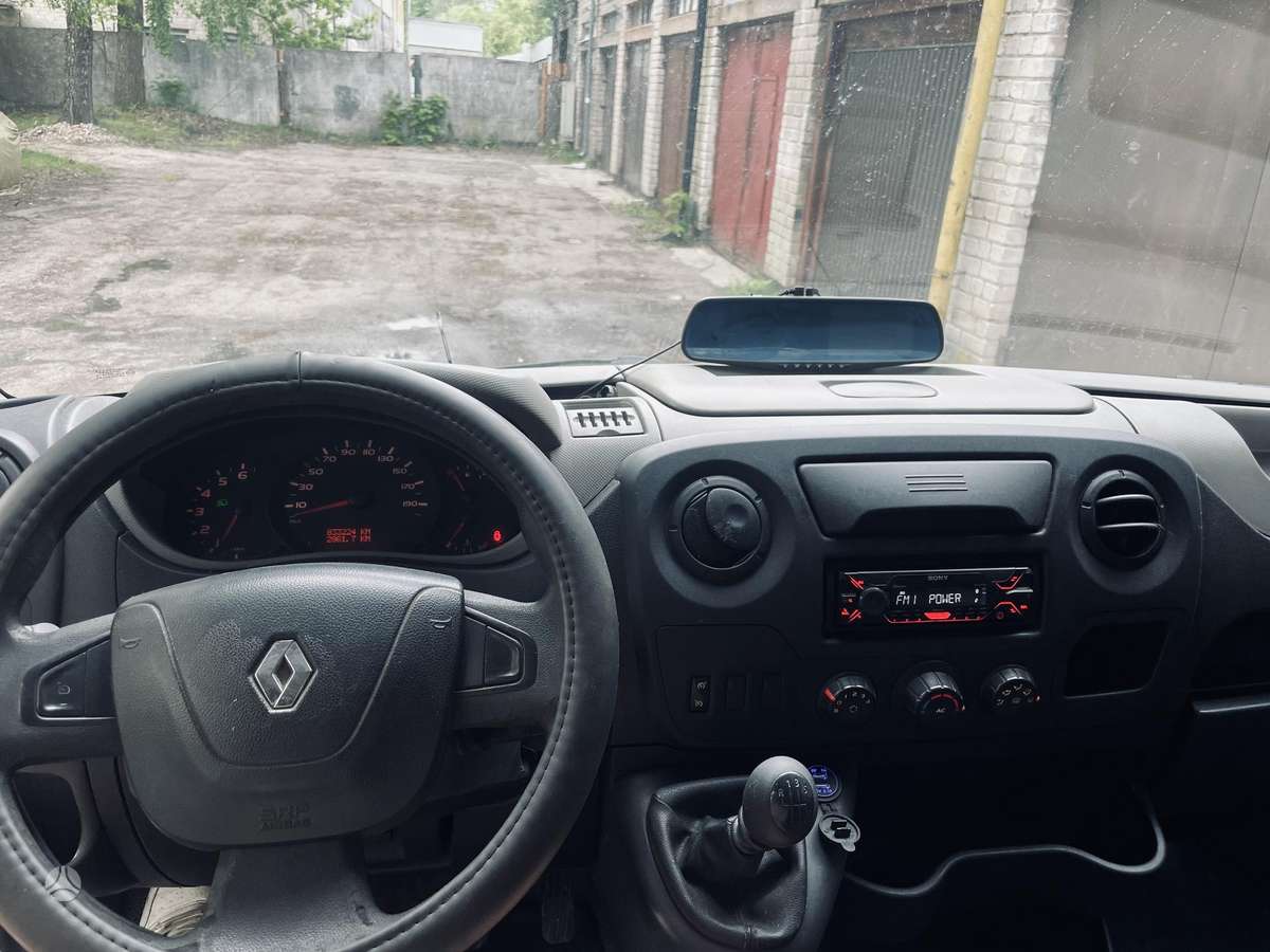 Renault Master 2014 — interior