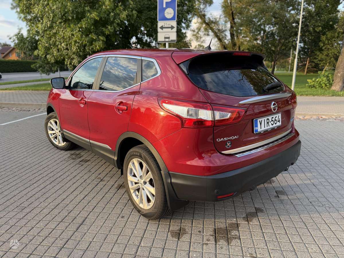 Nissan Qashqai 2014 — interior