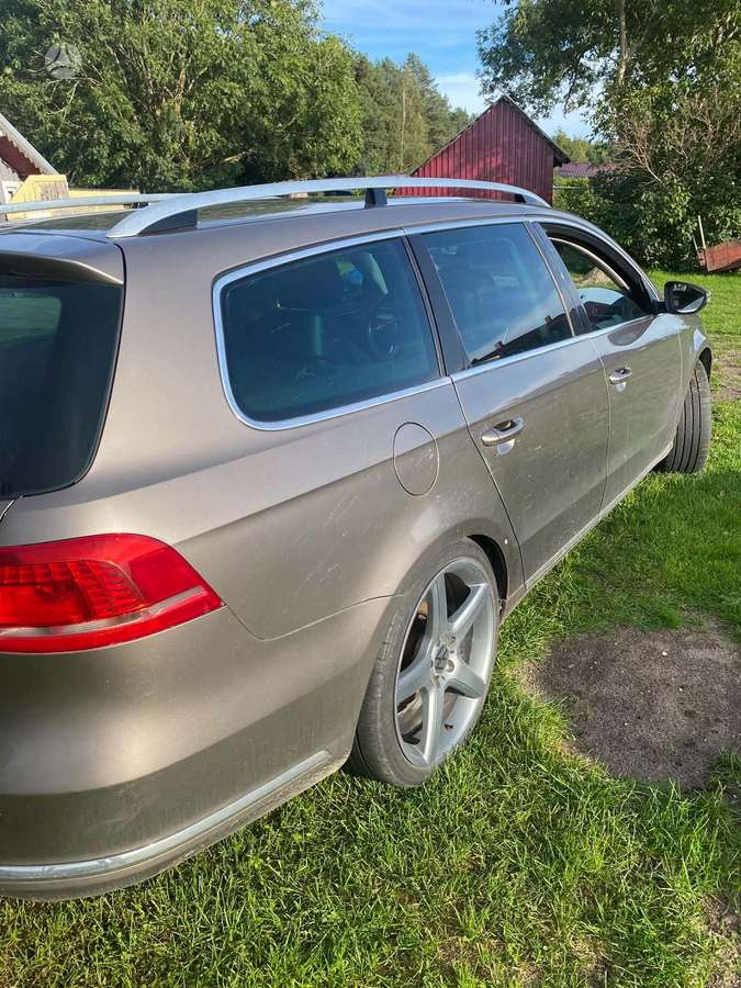 Volkswagen Passat 2011 — photo 5