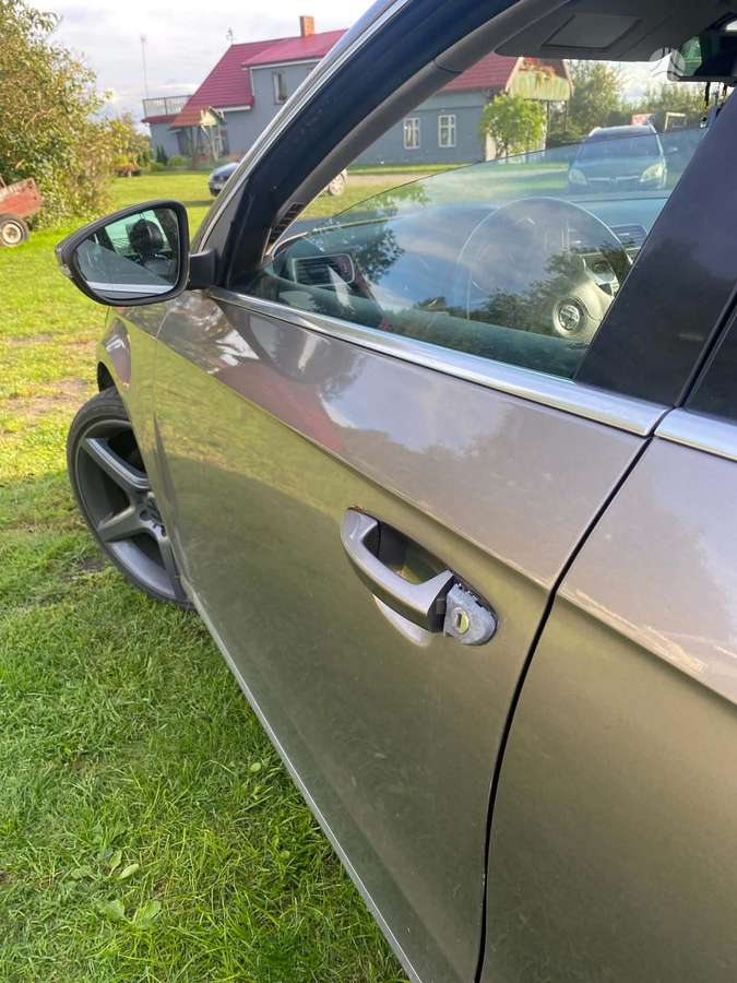 Volkswagen Passat 2011 — photo 7