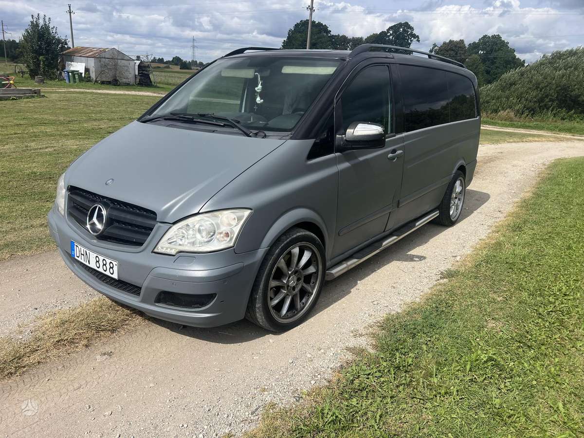 Mercedes-Benz Viano 2008 — rear view