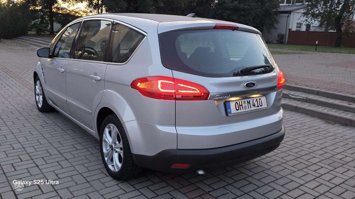 Ford S-MAX 2012 — photo 12