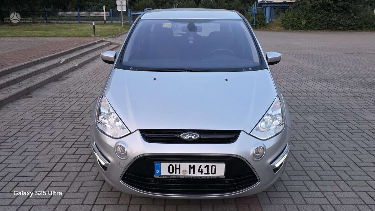 Ford S-MAX 2012 — photo 18