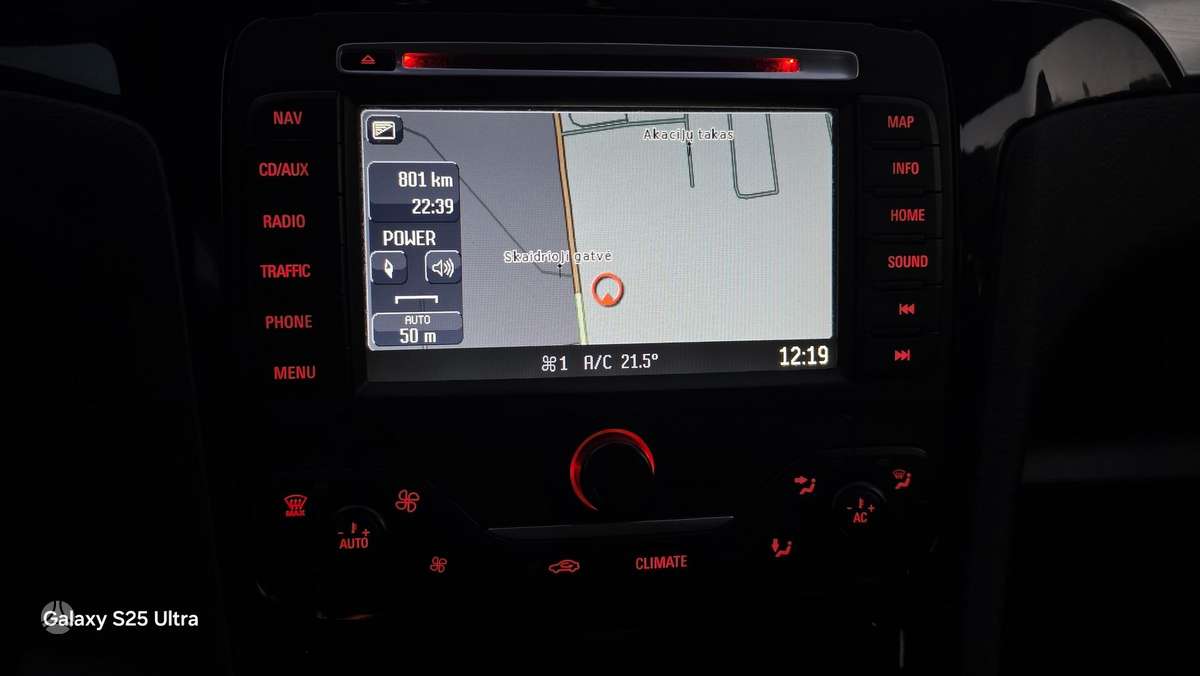 Ford S-MAX 2012 — photo 20