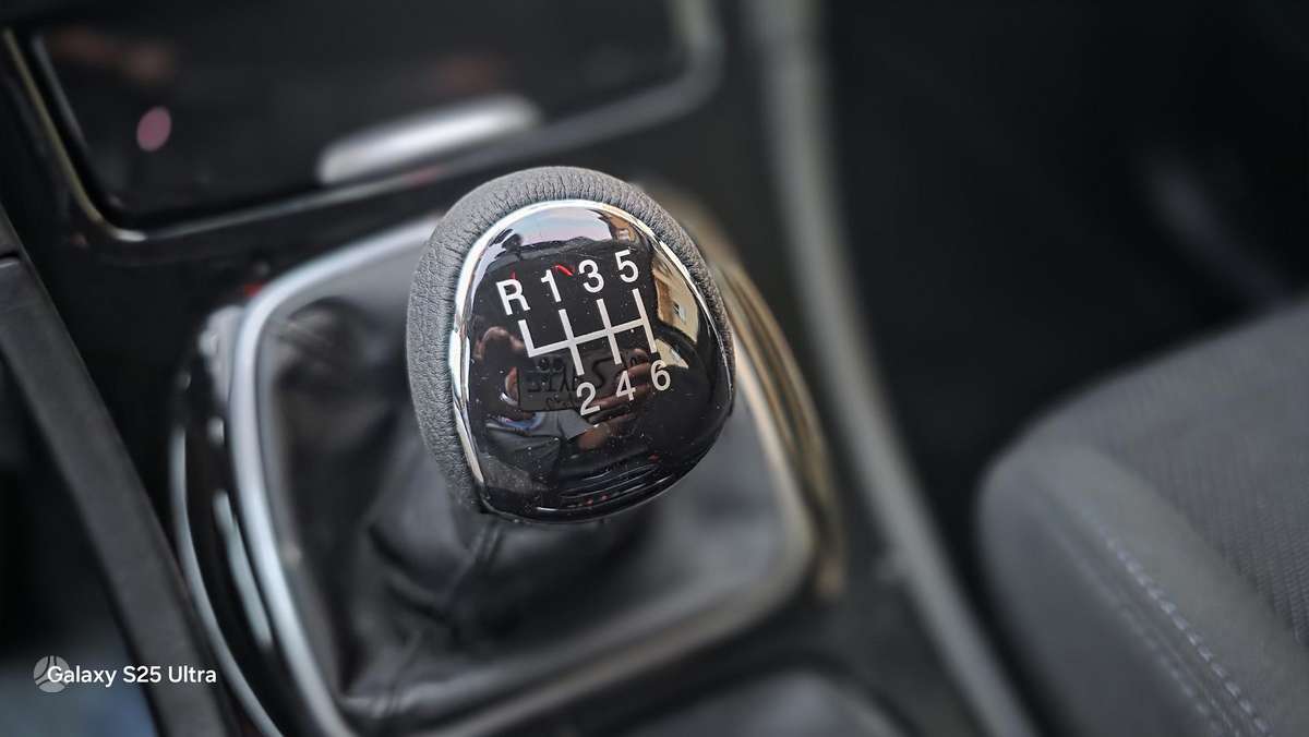Ford S-MAX 2012 — photo 24