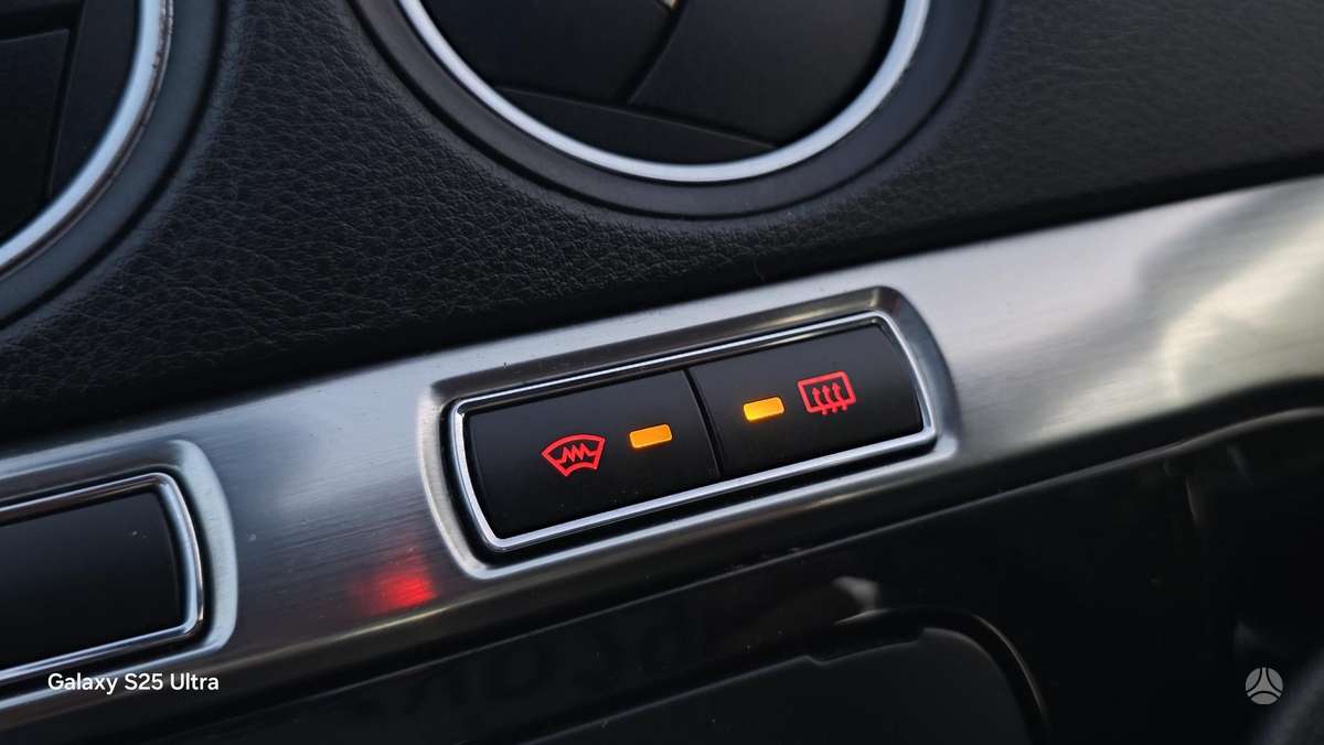 Ford S-MAX 2012 — photo 25
