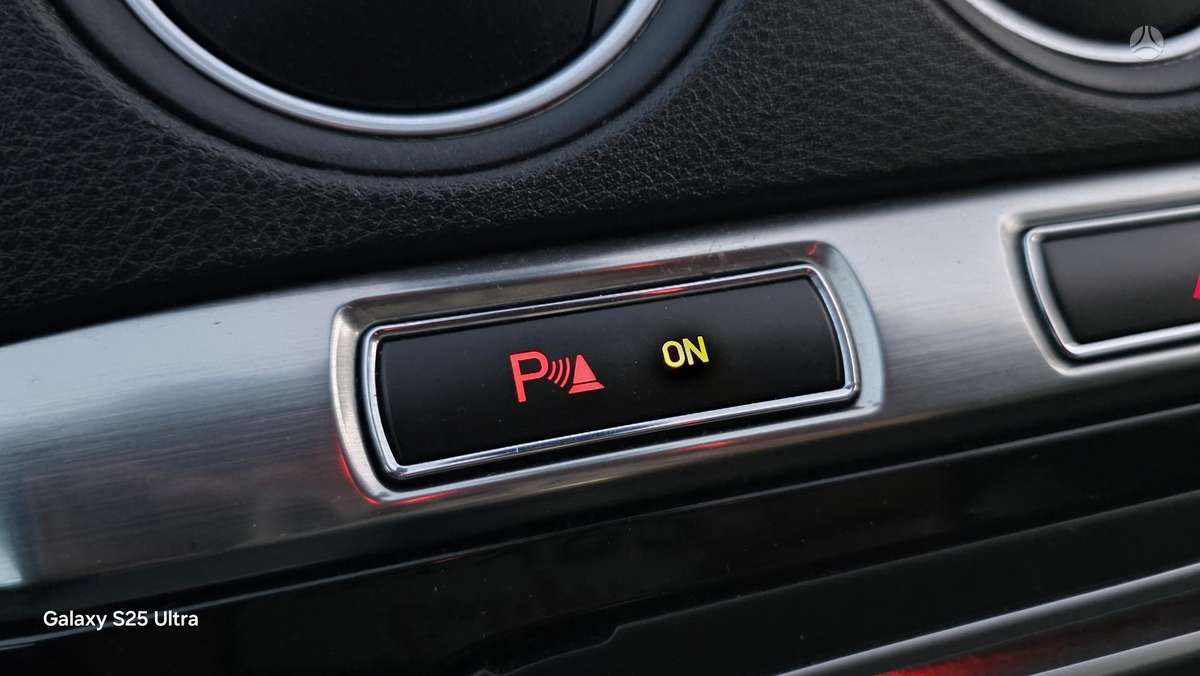 Ford S-MAX 2012 — photo 26