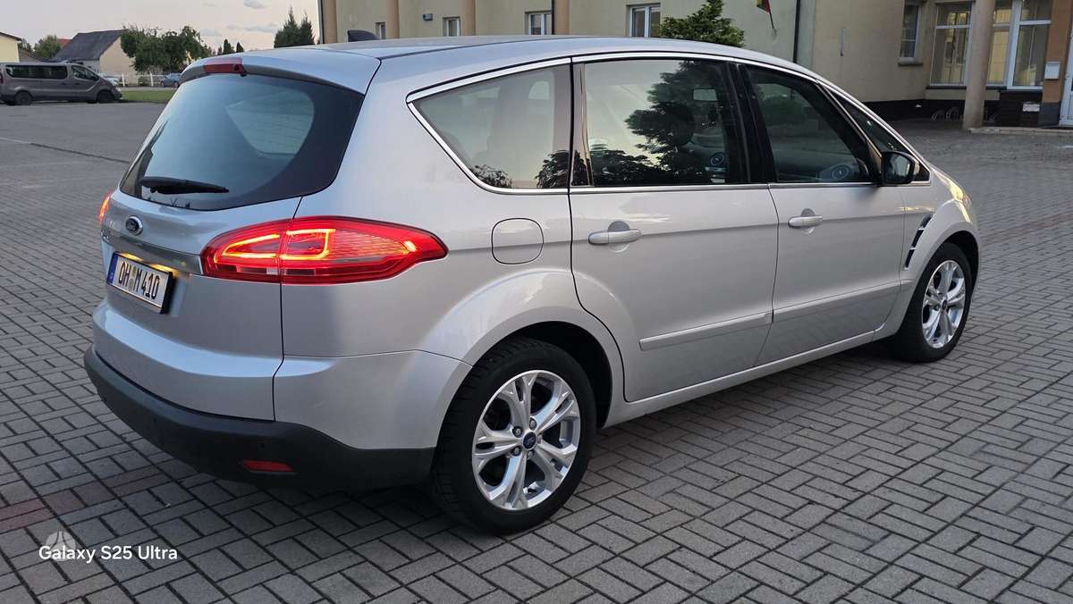 Ford S-MAX 2012 — photo 9