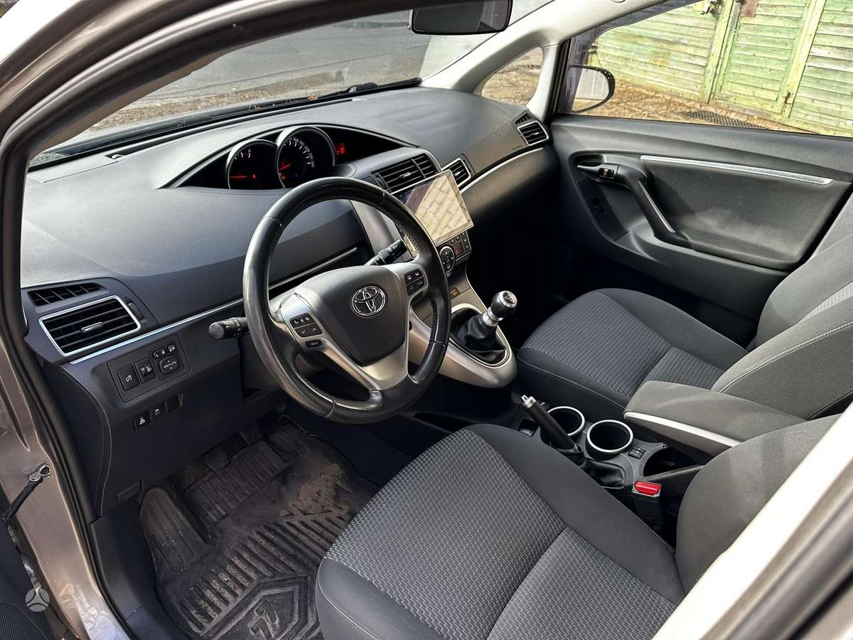 Toyota Verso 2014 — photo 22