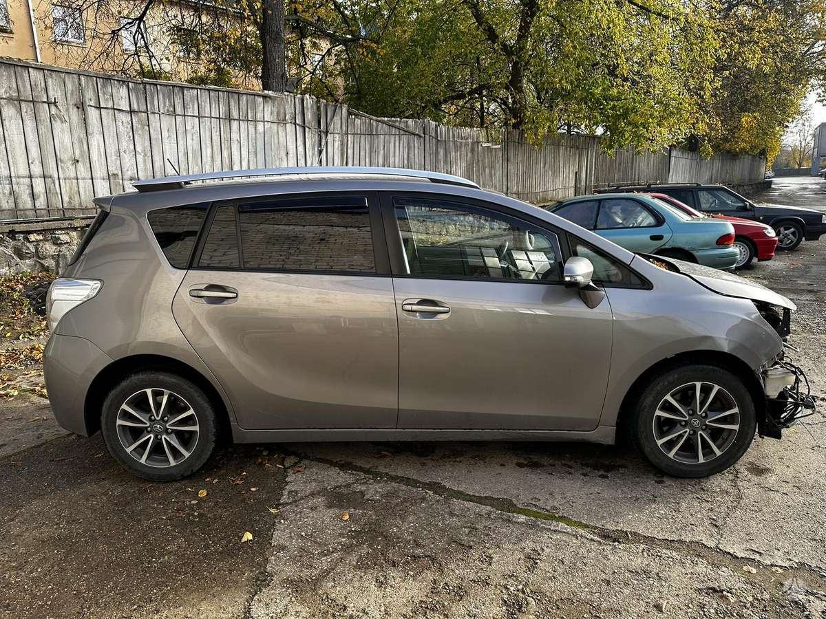Toyota Verso 2014 — photo 6