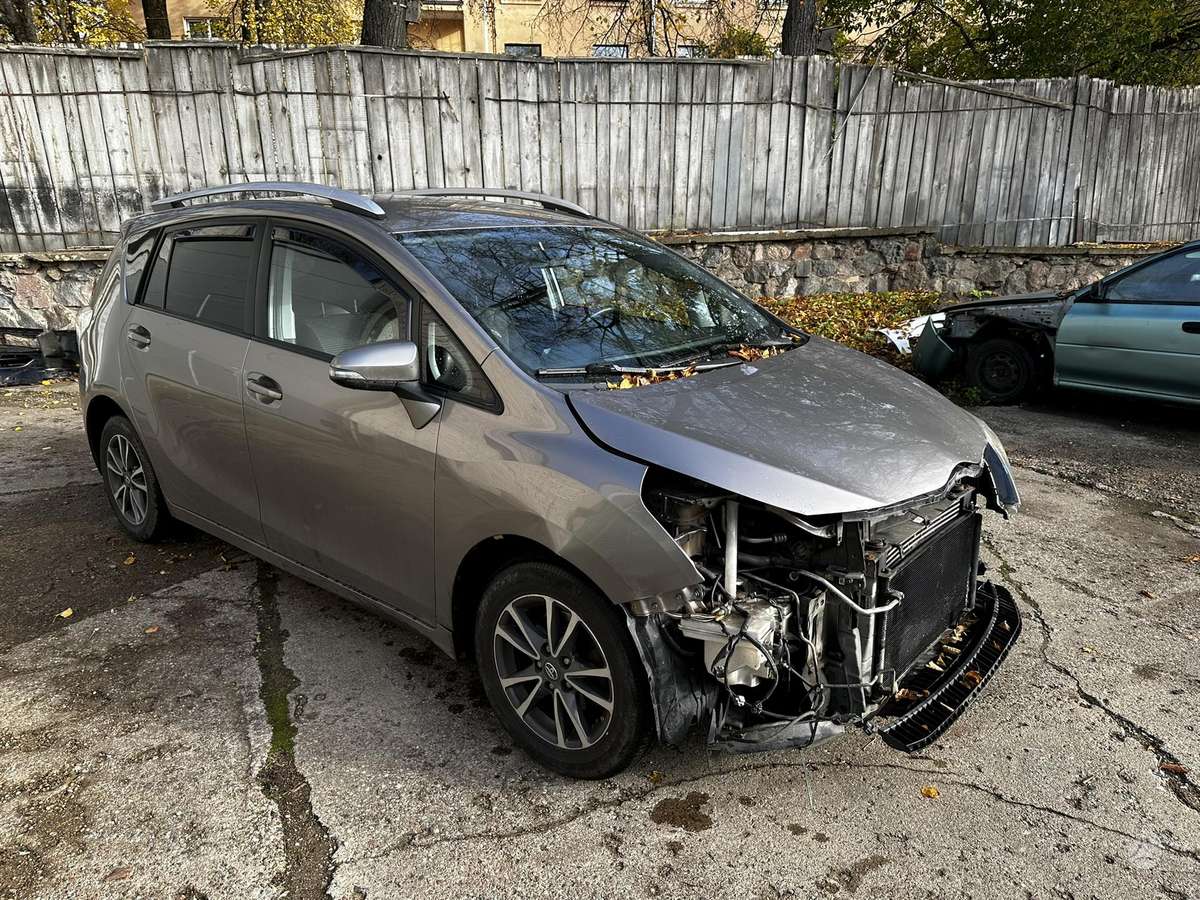 Toyota Verso 2014 — photo 7