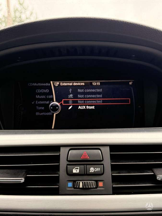 BMW 320 2011 — photo 12