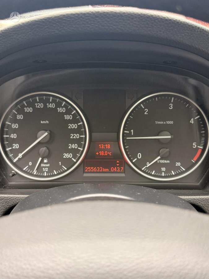 BMW 320 2011 — photo 19