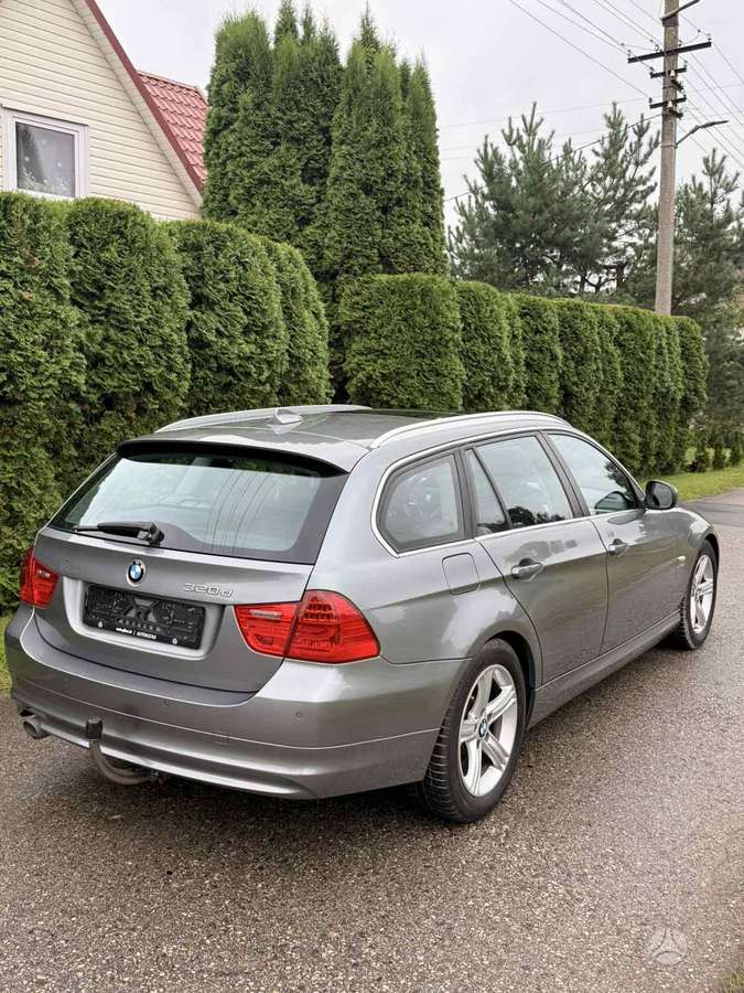 BMW 320 2011 — photo 5