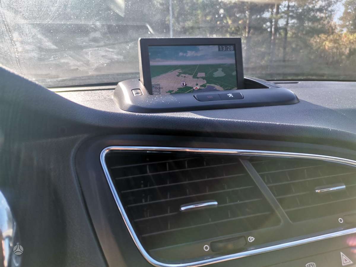 Peugeot 5008 2012 — photo 16
