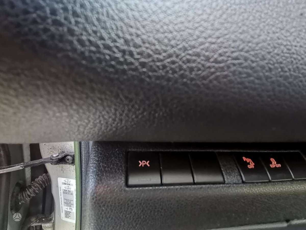 Peugeot 5008 2012 — photo 18