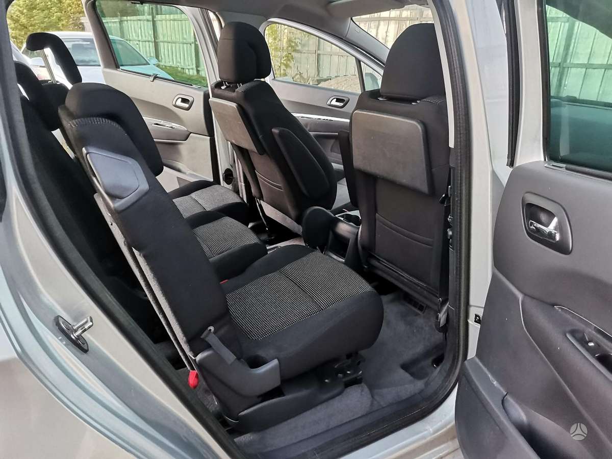 Peugeot 5008 2012 — photo 21