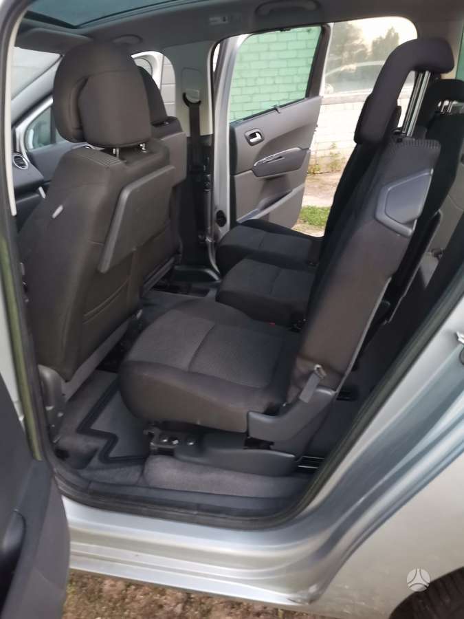 Peugeot 5008 2012 — photo 23