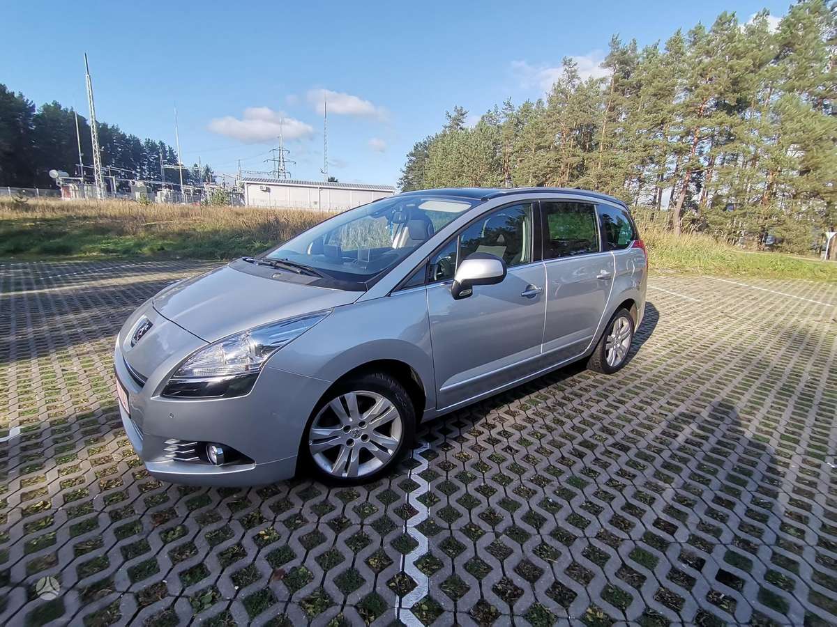 Peugeot 5008 2012 — photo 28