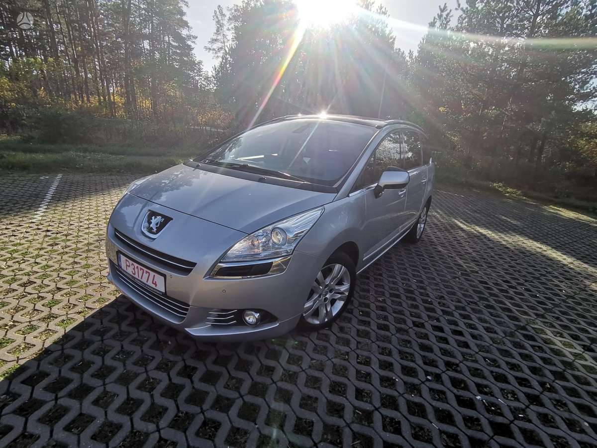 Peugeot 5008 2012 — photo 9