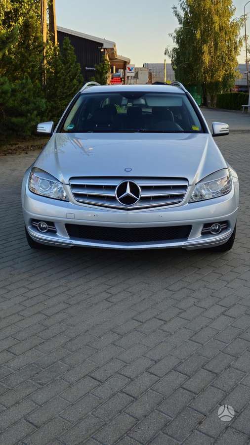 Mercedes-Benz C220 2008 — вигляд ззаду