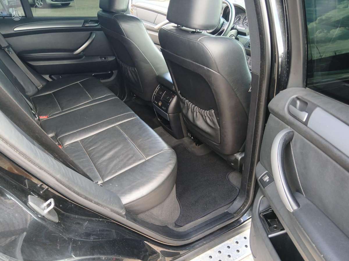 BMW X5 2004 — photo 11