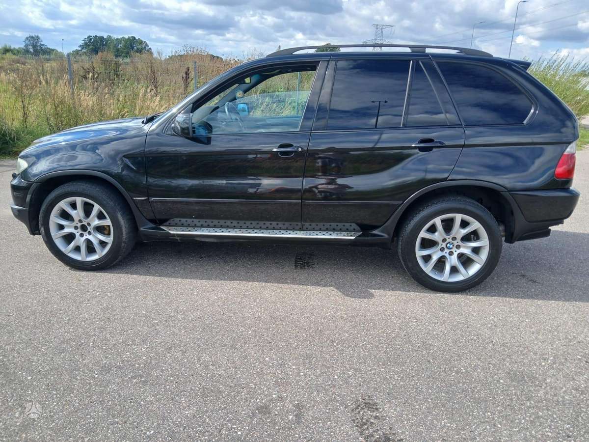 BMW X5 2004 — interior