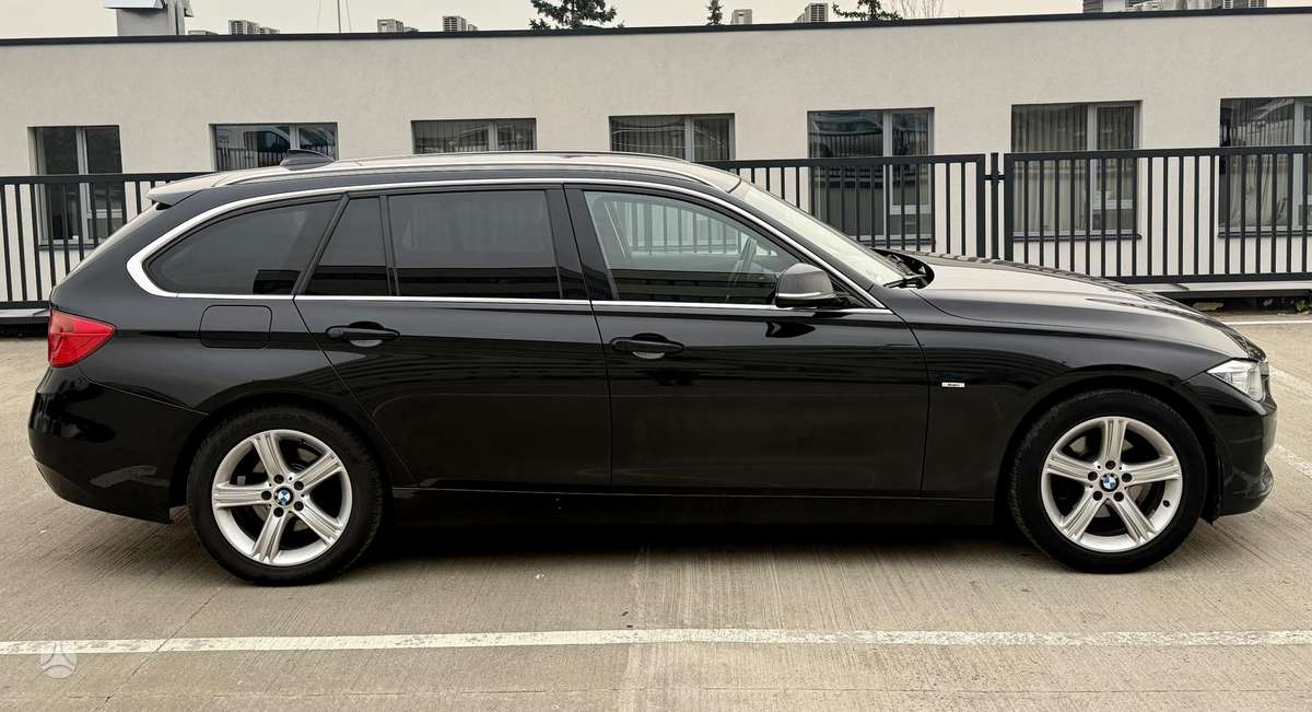 BMW 320 2013 — rear view