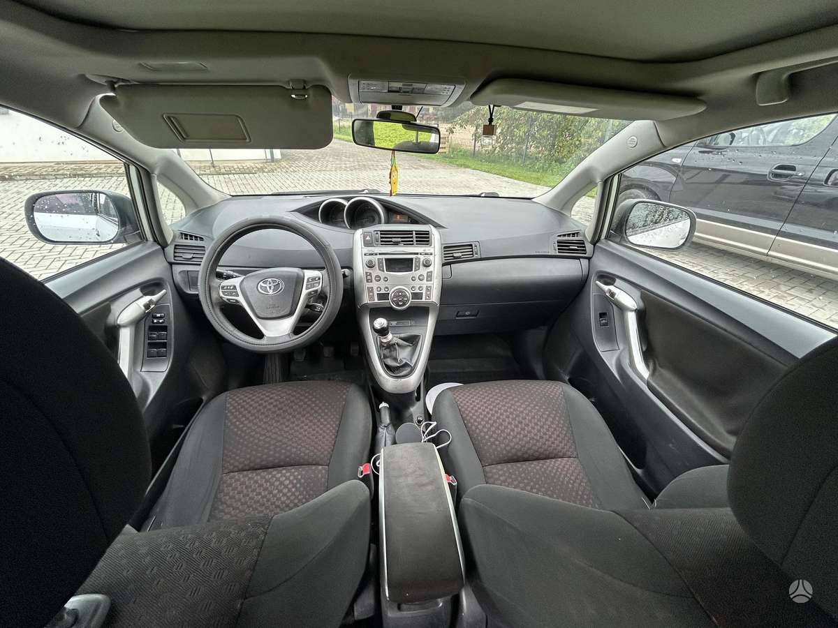 Toyota Verso 2011 — photo 6
