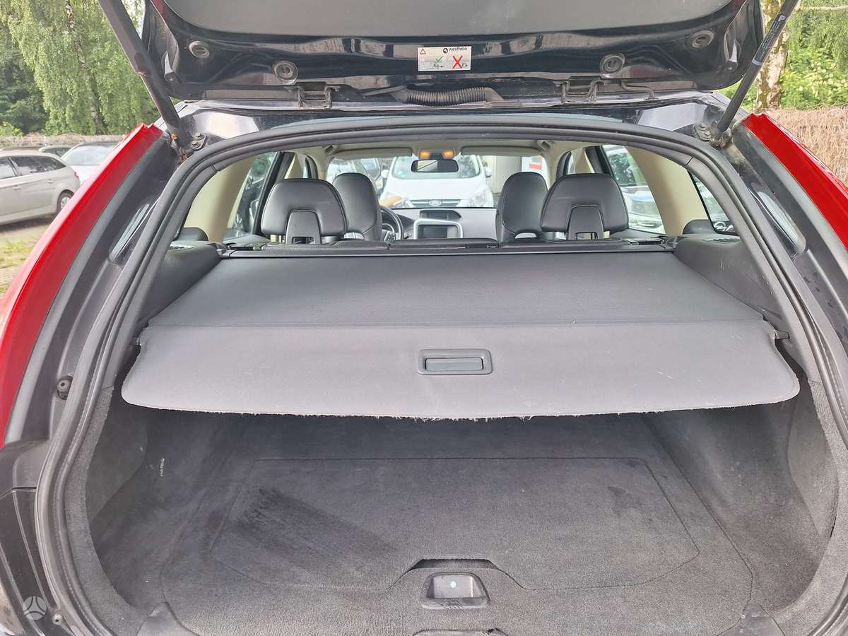 Volvo XC60 2010 — photo 15