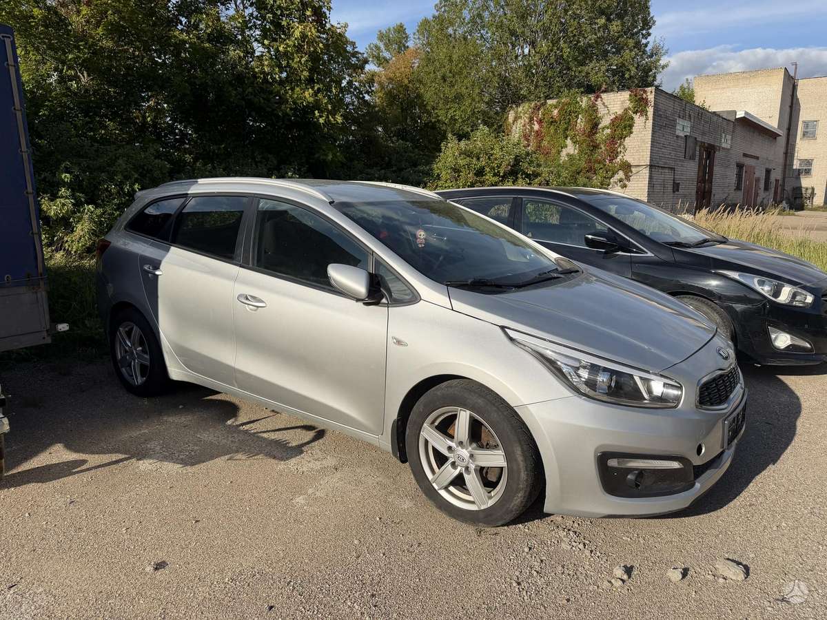Kia Ceed 2014 — rear view