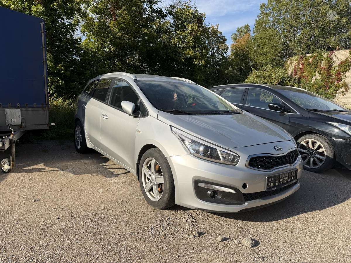 Kia Ceed 2014 — engine 1400 cm³