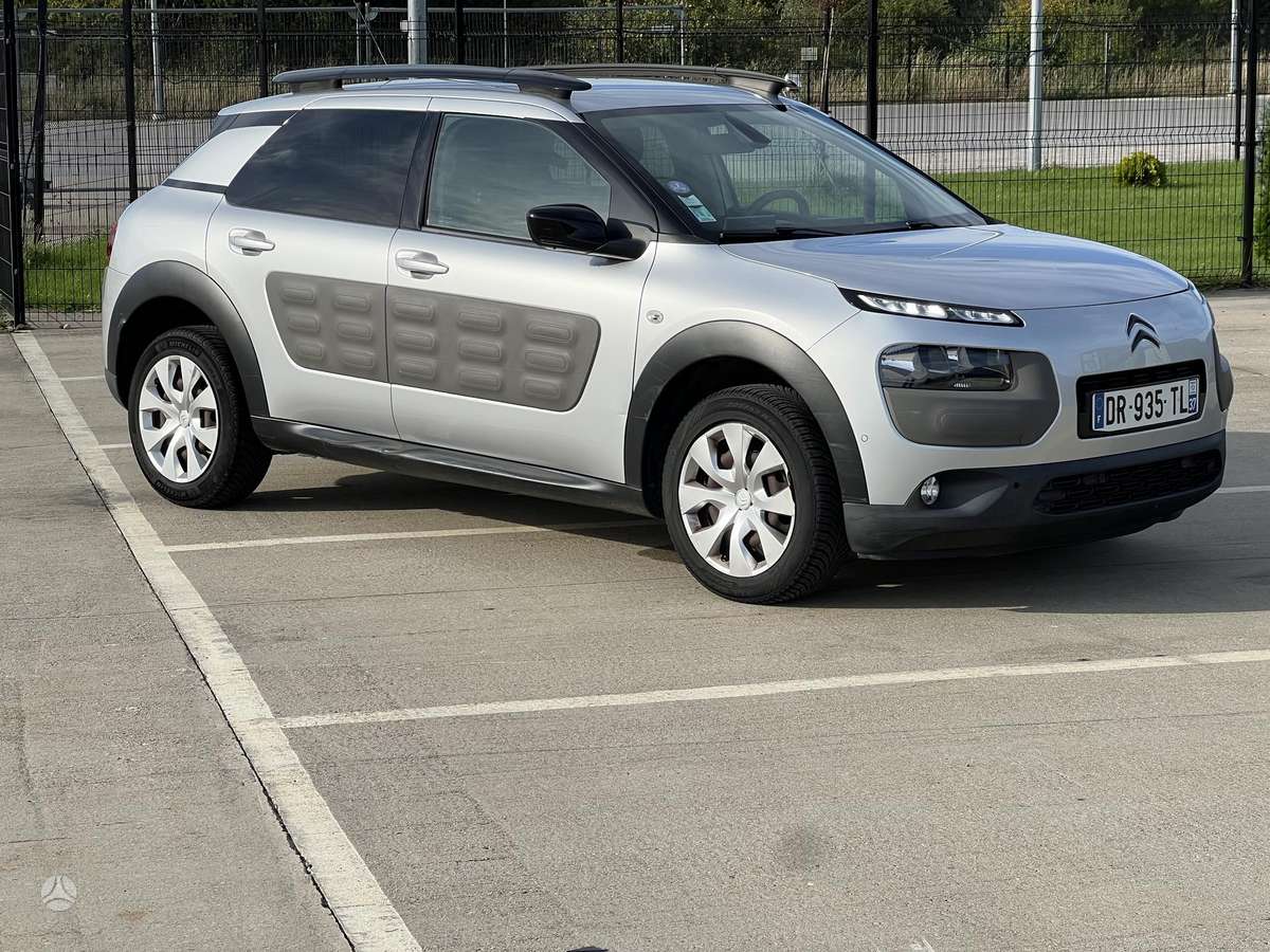 Citroen C4 2015 — rear view