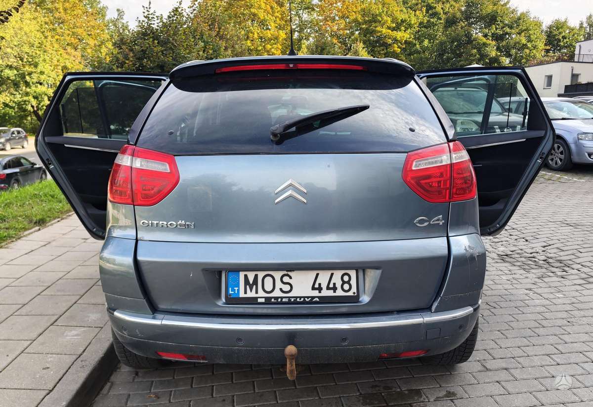 Citroen C4 2008 — салон