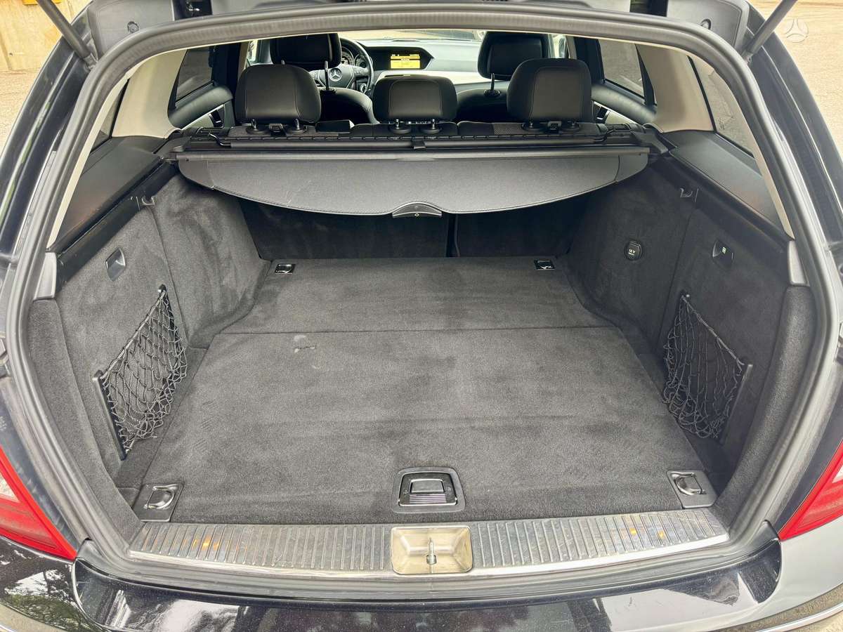 Mercedes-Benz C220 2013 — photo 15
