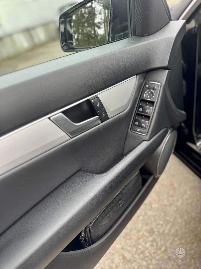 Mercedes-Benz C220 2013 — photo 5