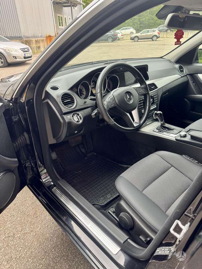 Mercedes-Benz C220 2013 — photo 6
